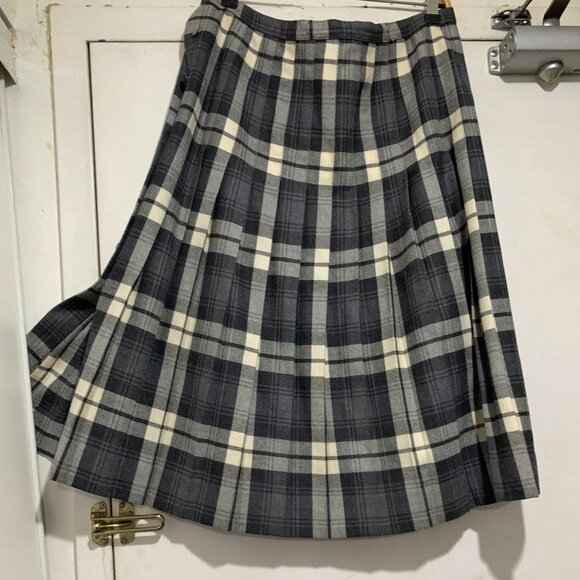 VINTAGE ALJEAN WOOL PLAID PLEATED KILT SKIRTS SIZE 32 - Picture 4 of 9
